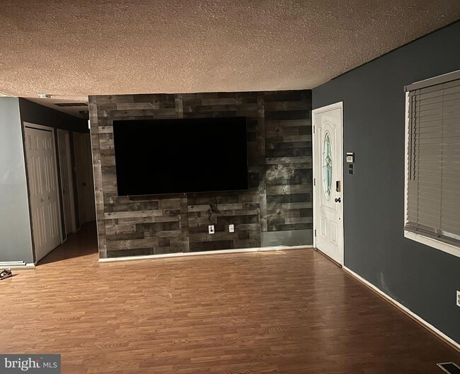 Building Photo - 34 Garrison Cir