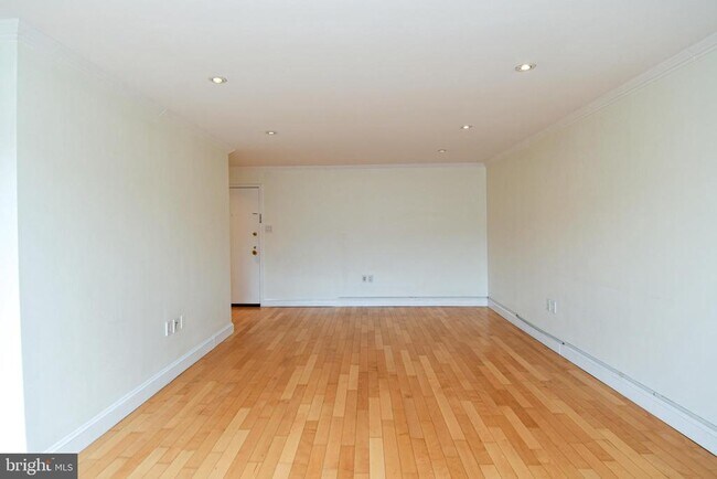 Foto del edificio - 2501 Calvert St NW