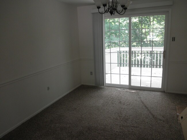 Foto del edificio - 124 Treeview Dr