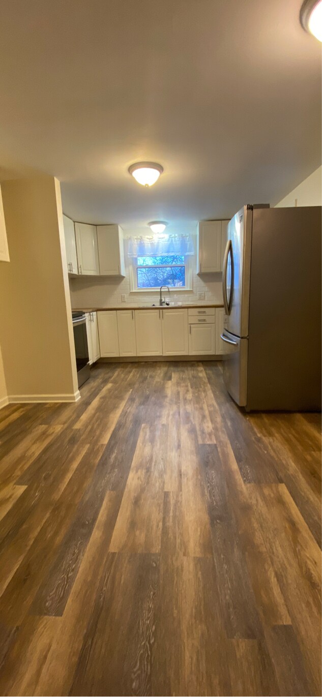 Building Photo - 2801 Oakwood Dr