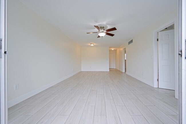 Foto del edificio - 1505 Crescent Cir