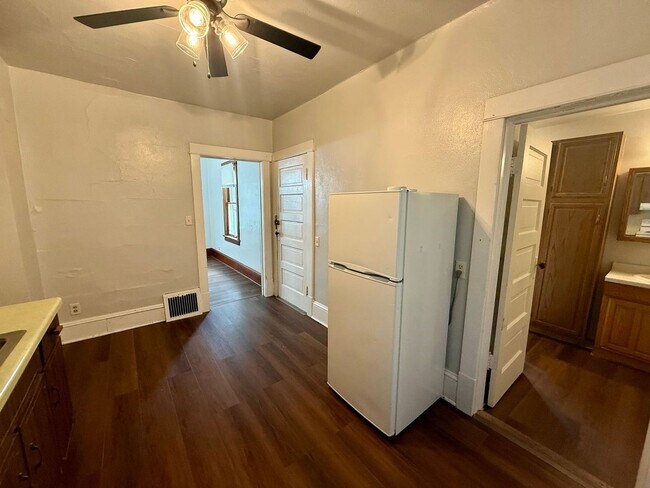 Foto del edificio - 312 W Arnold St