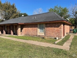 Building Photo - 6664 W Fuqua St