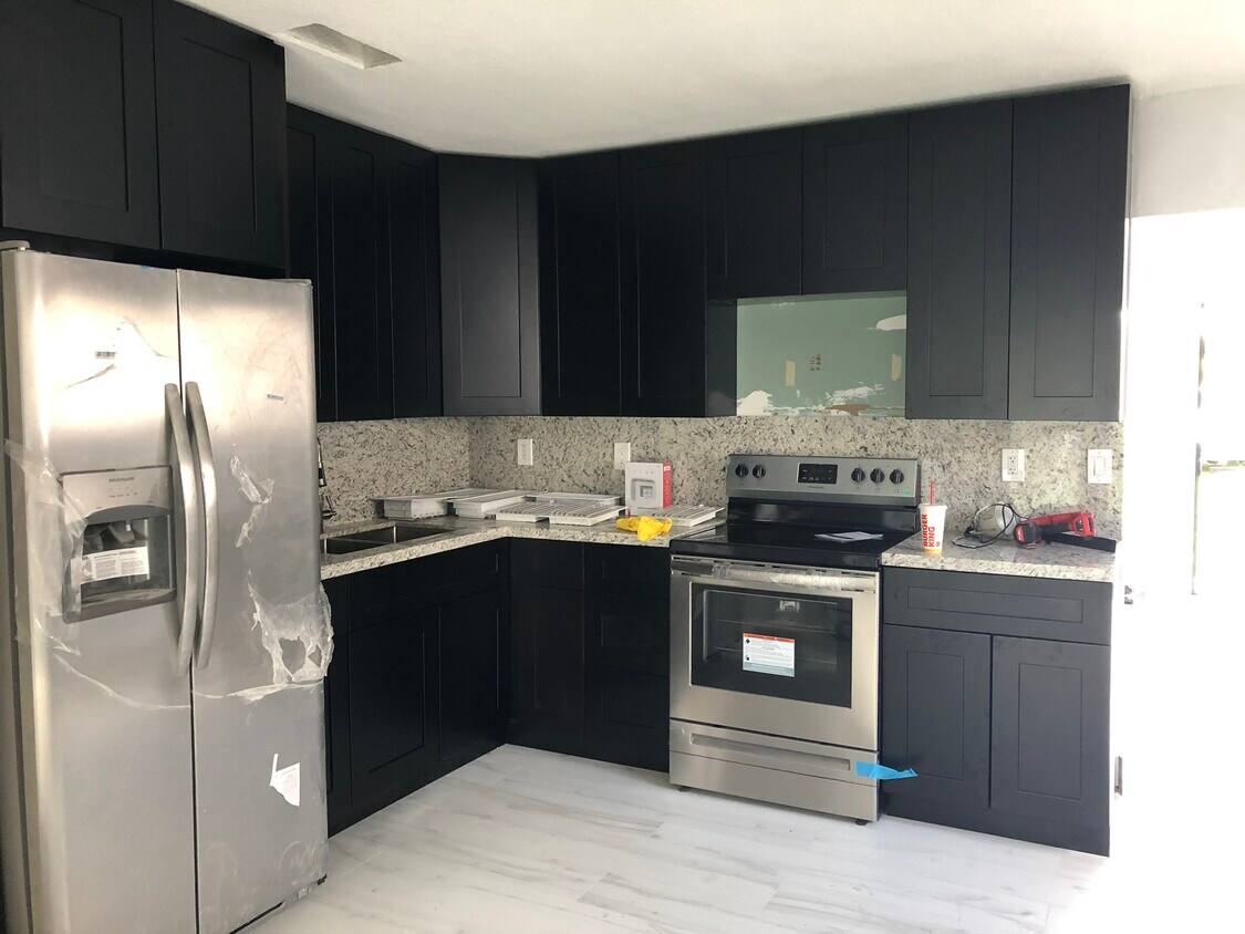 Foto principal - 7142 SW 22nd St