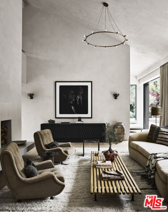 Foto del edificio - 6153 Bonsall Dr
