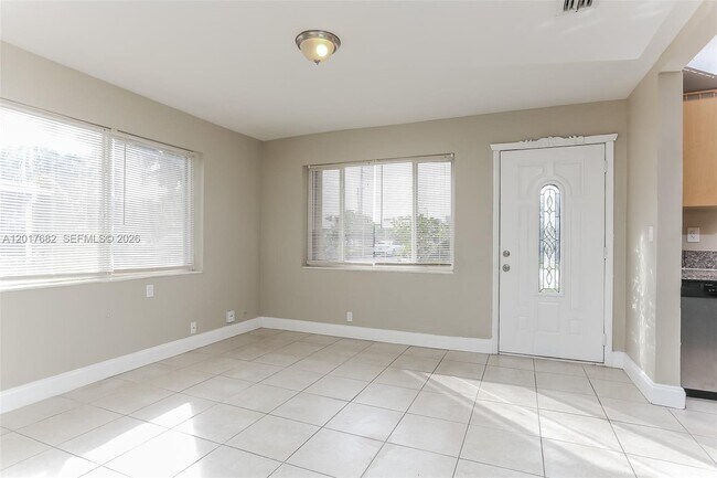 Building Photo - 4030 NW 8th Terrace