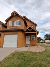 Building Photo - 851 Denver St