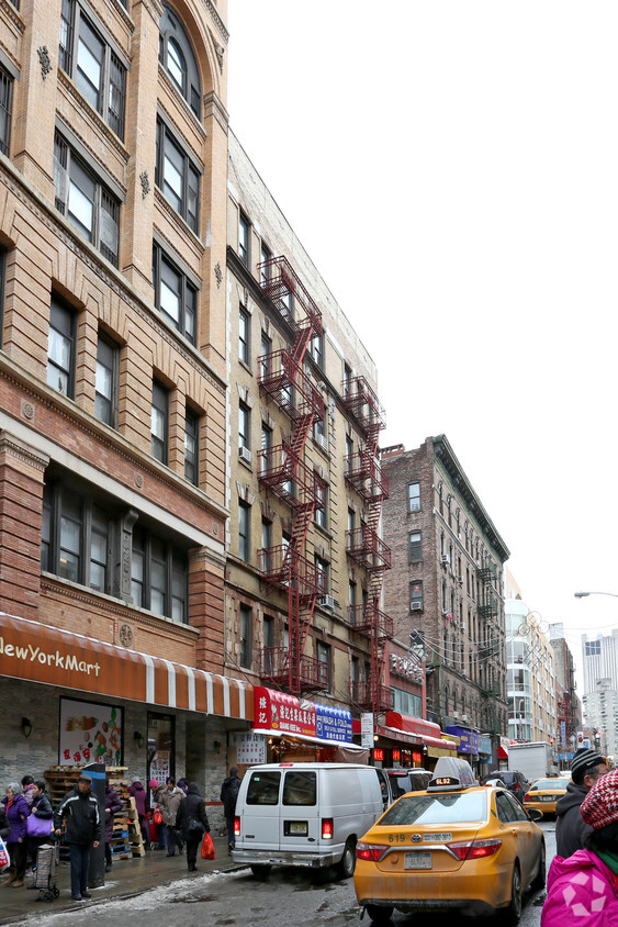 Building Photo - 124 Mott St