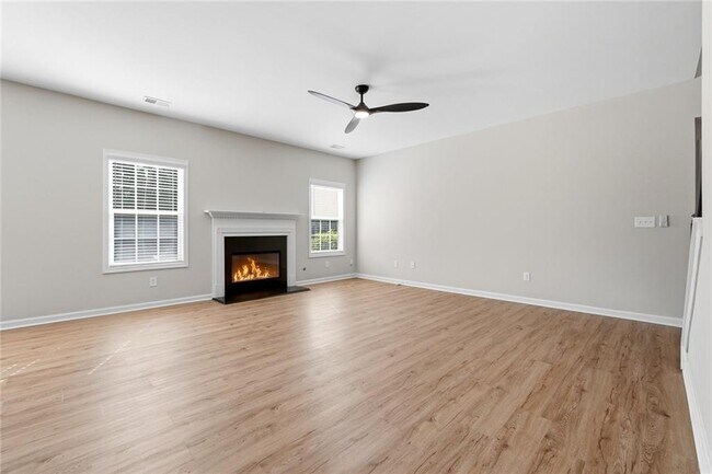 Foto del edificio - 2725 Blackstock Dr