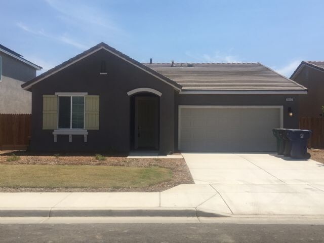 Primary Photo - House For Rent in Tulare