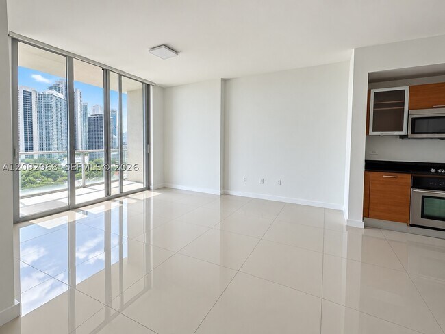 Foto del edificio - 3470 E Coast Ave