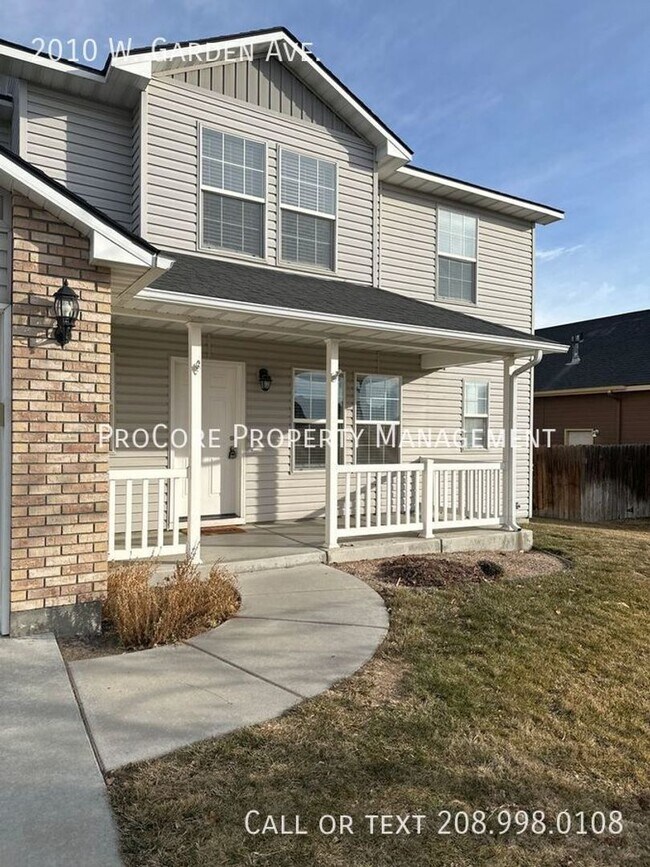 Foto del edificio - $2195/Month: Spacious 4-Bed, 2.5-Bath Home with 3-Car Garage on Expansive Lot