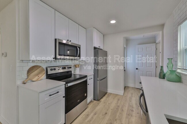 Foto del edificio - 875 53rd Terrace N