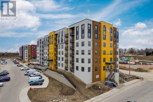 Building Photo - 8 Culinary Ln