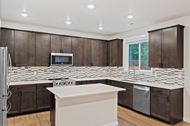 Building Photo - 11225 SE 245th Pl