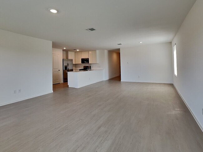 Foto del edificio - 3707 Longleaf Dr
