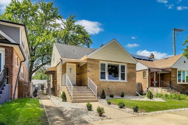 Building Photo - 4118 Prairie Ave