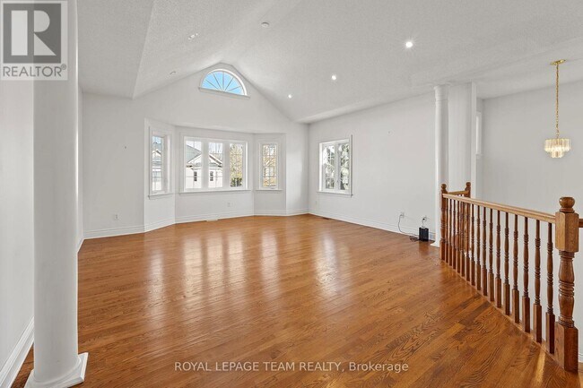 Photo du bâtiment - 51 Castle Glen Crescent