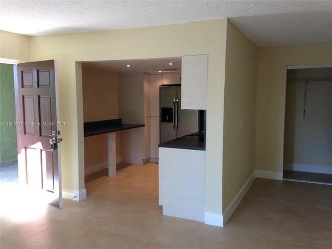 Foto del edificio - 8311 SW 142nd Ave