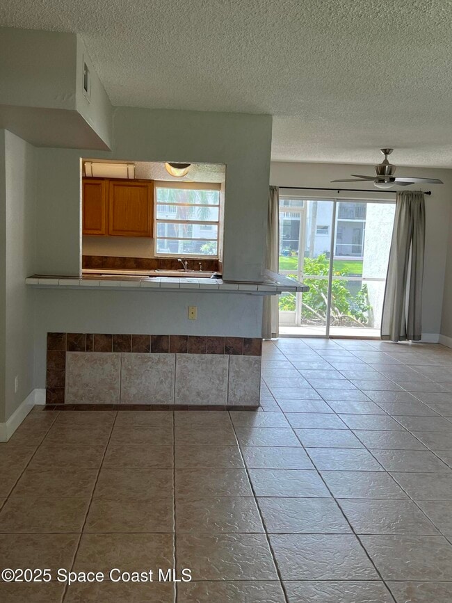 Foto del edificio - 424 Dove Ln