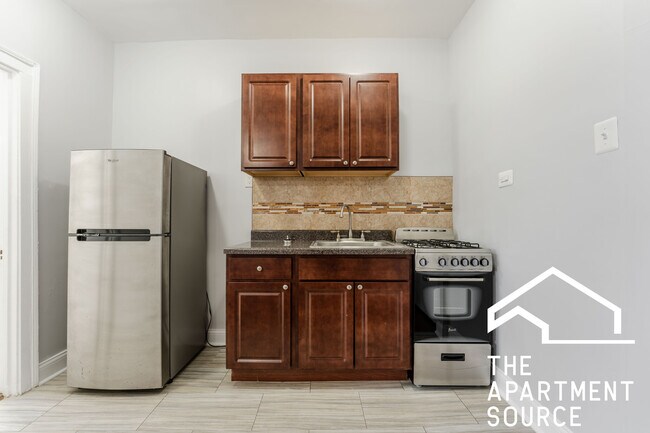 Foto del edificio - 6930 N Greenview Ave