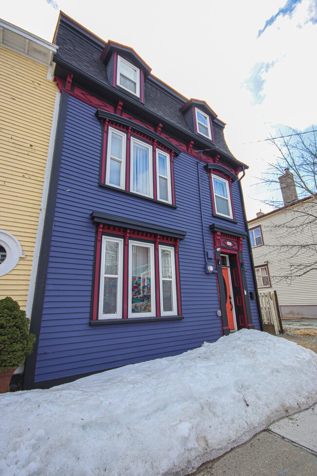 Building Photo - 103 Pleasant St