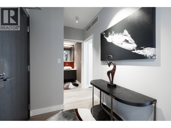 Photo du bâtiment - 1499 W Pender St