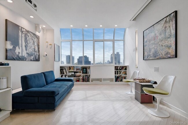 Foto del edificio - 310 E 46th St