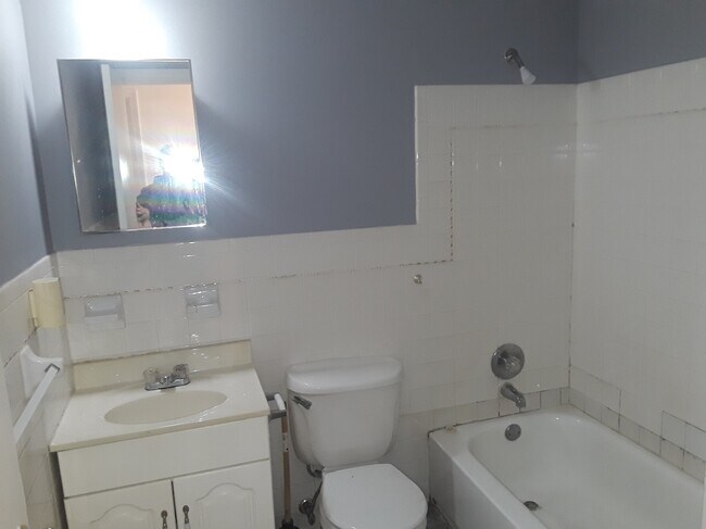 Bathroom - 7603 Mackie Ln