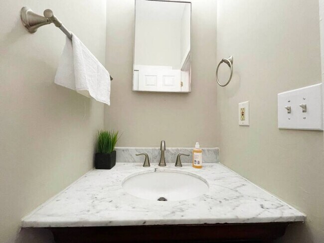 Foto del edificio - 1925 Colerain Ave