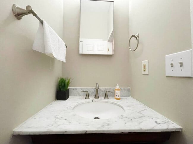 Building Photo - 1925 Colerain Ave