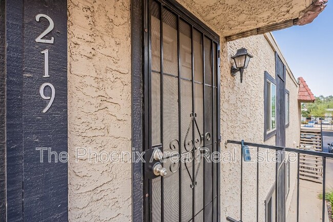 Photo - 700 W University Dr Apartment