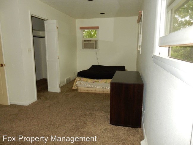 Building Photo - 4305 Darley Ave