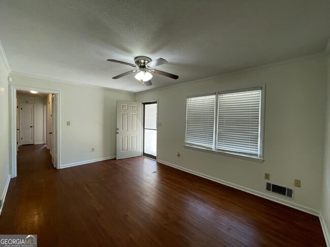 Building Photo - 130 Derby St