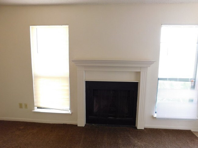 Building Photo - Welcome to 4408 Lake Rd.