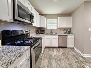 Building Photo - 3487 Balboa Cir