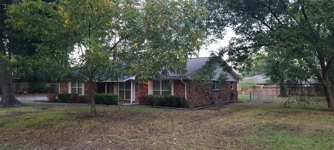 Building Photo - 21810 Roseville Dr
