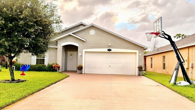 Building Photo - 1087 Osborne Ct