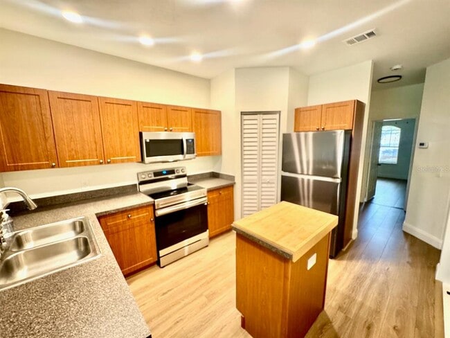 Building Photo - 2176 Portofino Pl