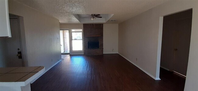 Building Photo - 942 Presidio Dr