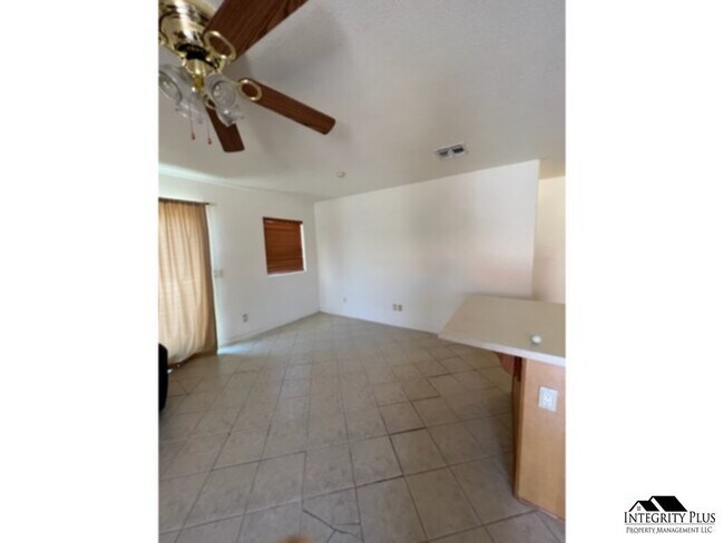 Foto del edificio - 9271 W Century Dr