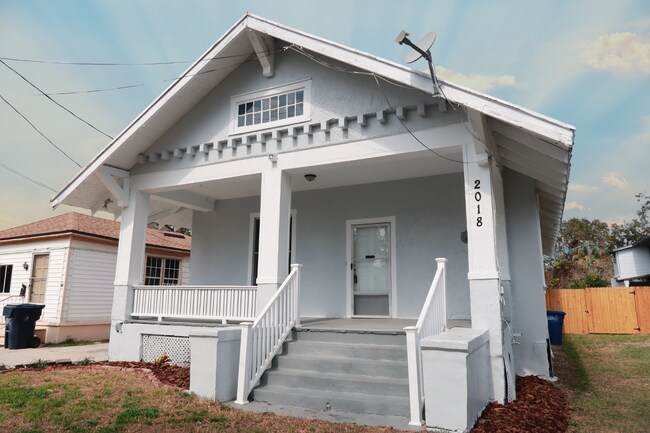 Building Photo - 2018 Elmwood Ave