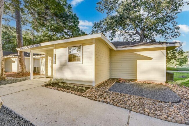 Building Photo - 3491 Balboa Cir