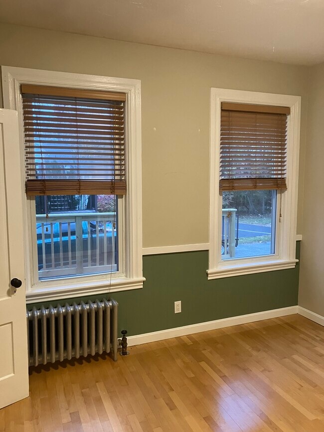 Building Photo - 24 Lee St