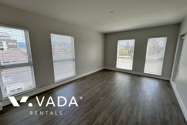 Photo du bâtiment - ERA 1 Bedroom Apartment For Rent 316-22265...