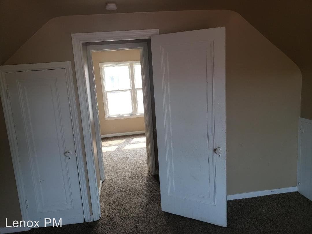 Building Photo - 3 br, 1 bath House - 566 Lebaron