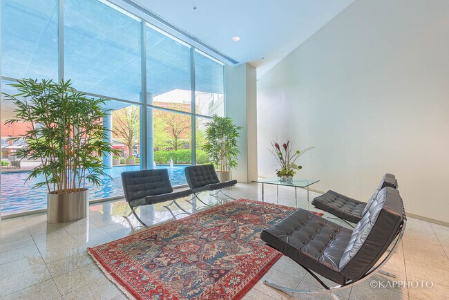 Foto del edificio - 1720 Maple Ave