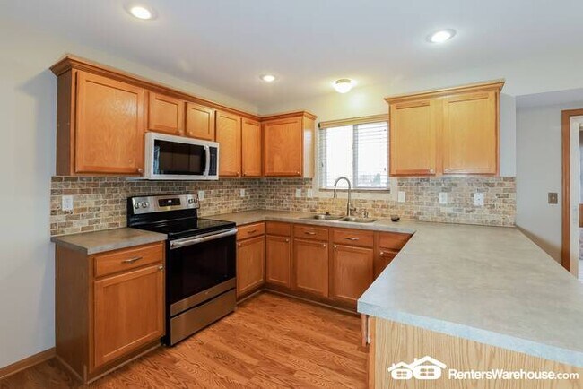 Foto del edificio - 4 Bed 2.5 Bath Home In Kearney! Available ...