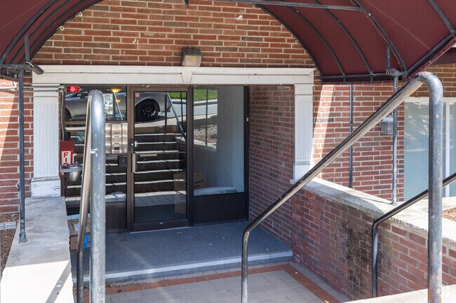 Entrance - Warren Heights