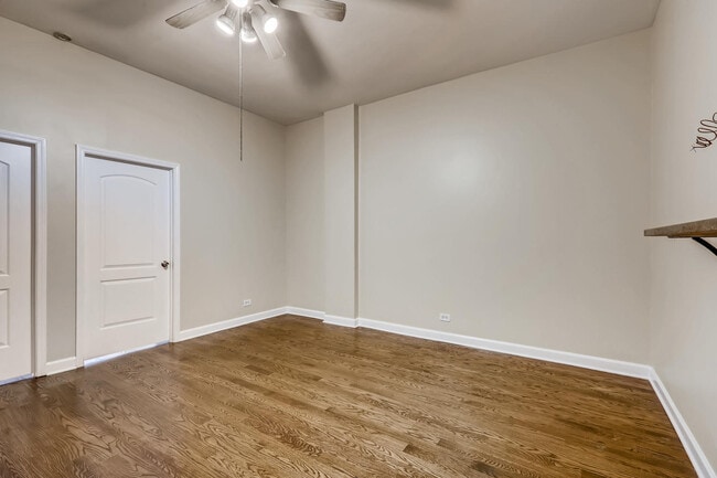 Building Photo - 7046 N Clark St